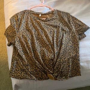 Leopard print short sleeve shirt